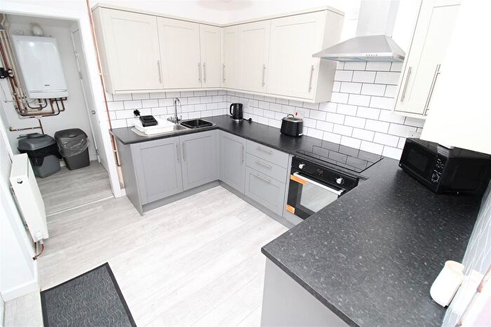 4 Bedroom Semi Detached House To Rent In Park Street Treforest, Pontypridd, CF37
