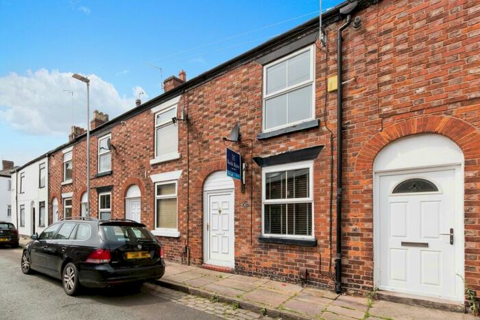 2 Bedroom Terraced House To Rent In South Park Road, Macclesfield, Cheshire, SK11