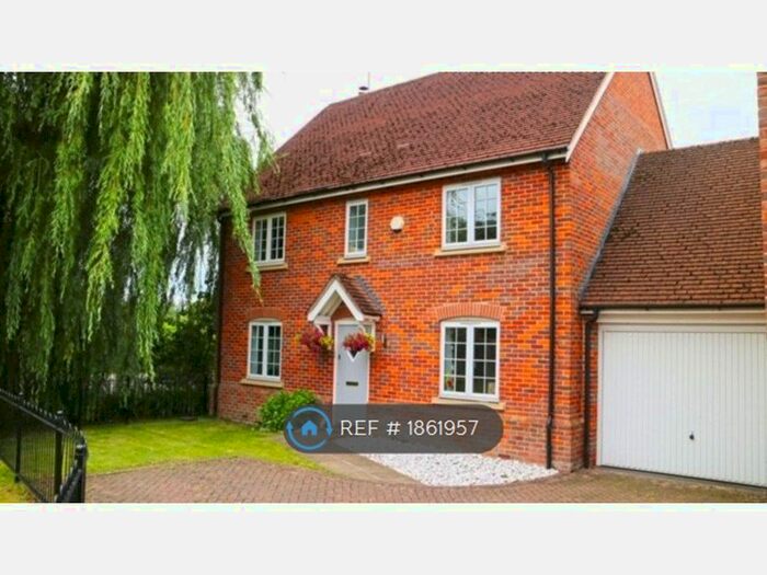 4 Bedroom Detached House To Rent In Coaters Lane, Wooburn Green, High Wycombe, HP10