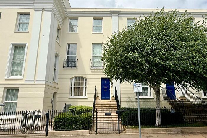 2 Bedroom Flat For Sale In Priory Street, Cheltenham, GL52