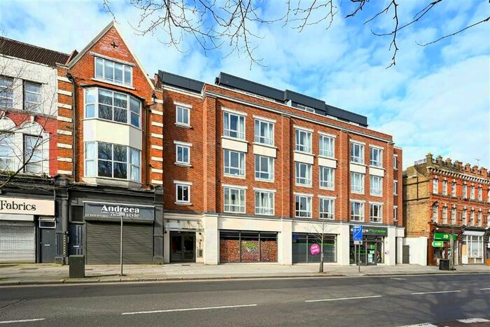 2 Bedroom Flat To Rent In Cricklewood Broadway, London, NW2