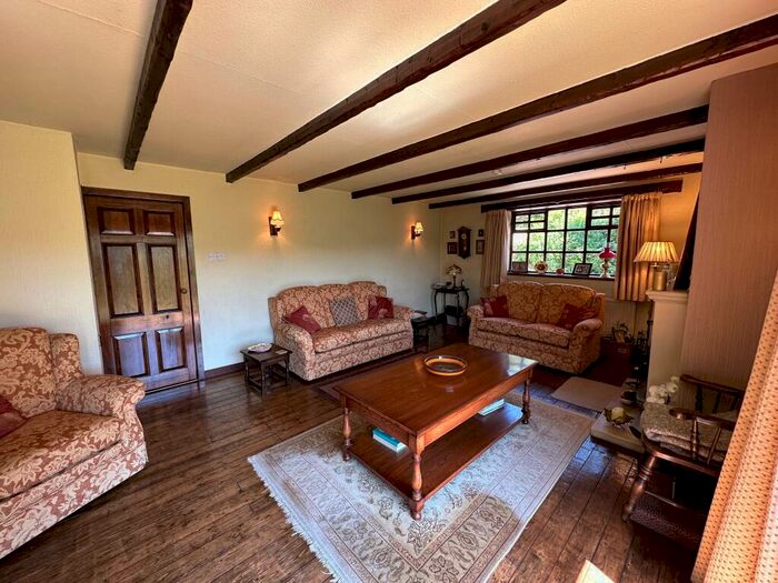 3 Bedroom Detached Bungalow For Sale In Beechroyd, Cross Stone Road