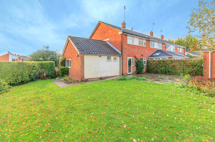 3 Bedroom End Of Terrace House To Rent In Nursery Road, Alresford, SO24