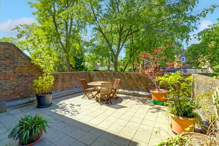 1 Bedroom Flat To Rent In Castle Road, London, NW1