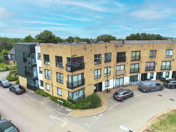 2 Bedroom Apartment For Sale In Southfields Green, Gravesend, Kent, DA11