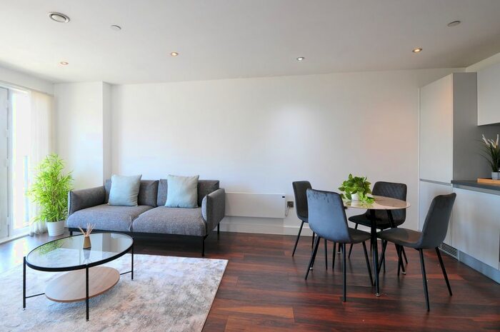 2 Bedroom Flat To Rent In Ordsall Lane, Salford, M5