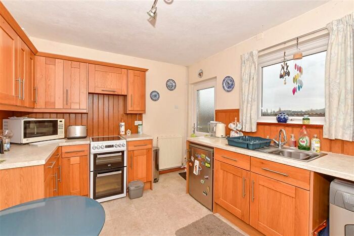 3 Bedroom Semi-Detached House For Sale In Somerhill Road, Tonbridge, Kent, TN9