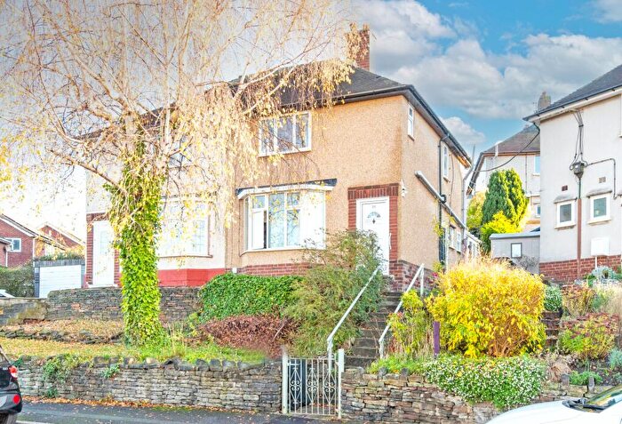 3 Bedroom Semi Detached House For Sale In Swaddale Avenue, Chesterfield, S41