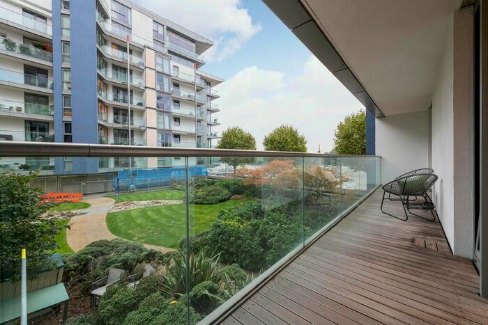 2 Bedroom Flat To Rent In Eastfields Avenue, London, SW18