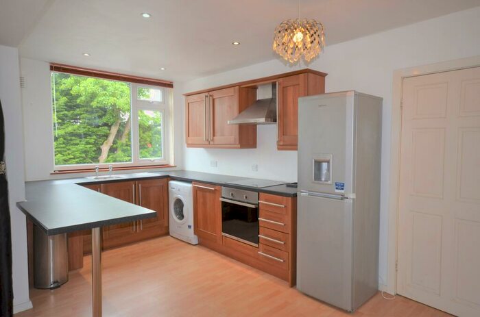 2 Bedroom Apartment To Rent In The Paddock, Handforth, SK9