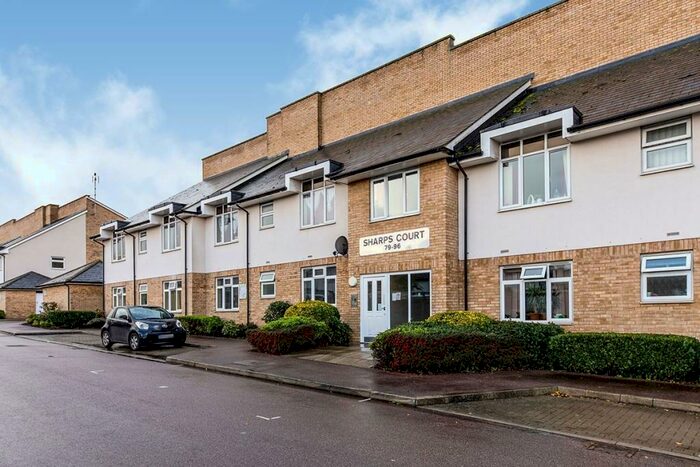 2 Bedroom Flat To Rent In Cooks Way, Hitchin, Hertfordshire, SG4