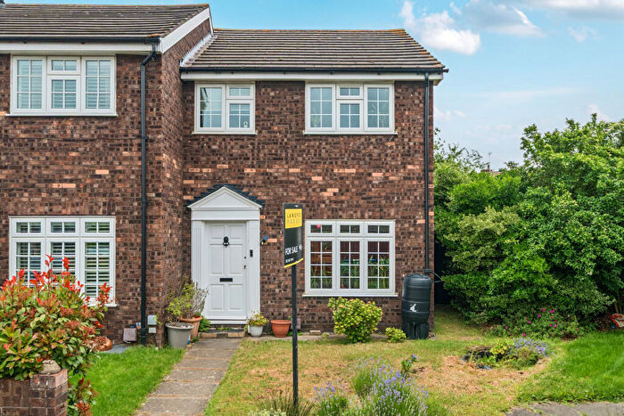 3 Bedroom End Of Terrace House For Sale In Queenswood Road, Sidcup, DA15