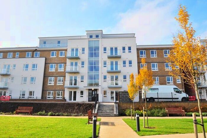1 Bedroom Flat To Rent In Kestrel Court, Maidenhead, Berkshire, SL6