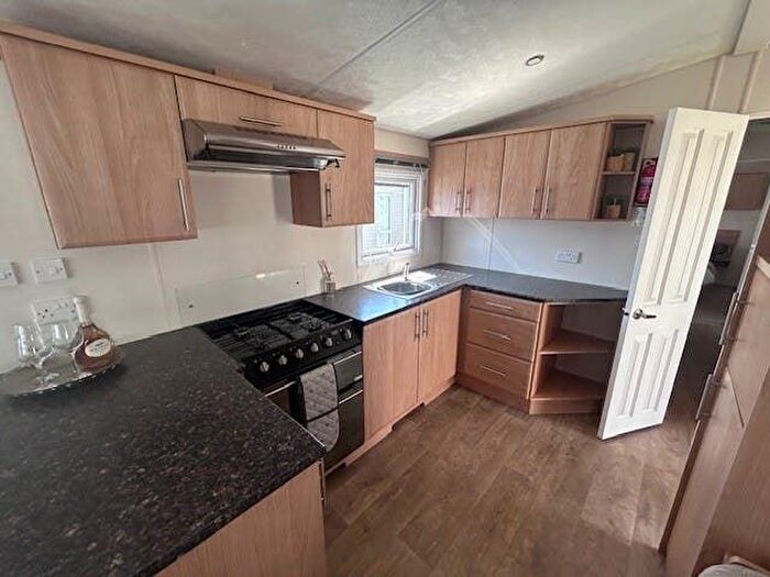 2 Bedroom Mobile/park Home For Sale In Braunton Road, Ashford, Barnstaple, EX31