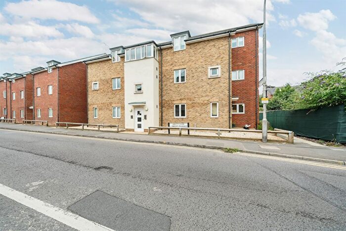 1 Bedroom Flat To Rent In Hieatt Close, Reading, RG1