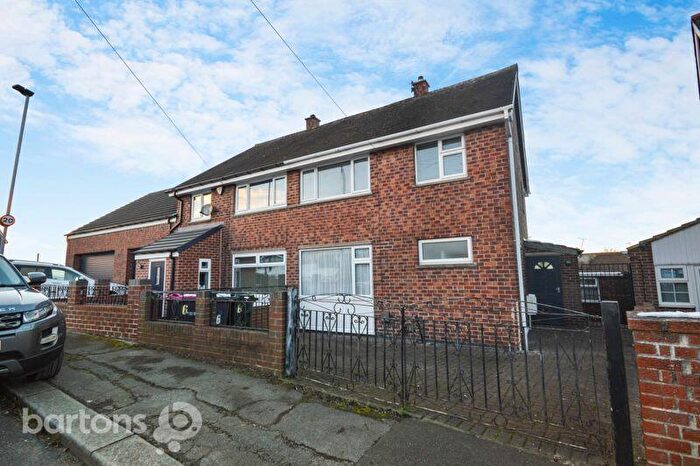 3 Bedroom Semi-Detached House To Rent In Hounsfield Crescent, East Herringthorpe, S65