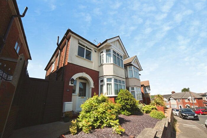 3 Bedroom Semi Detached House For Sale In Strathmore Avenue, Luton, LU1