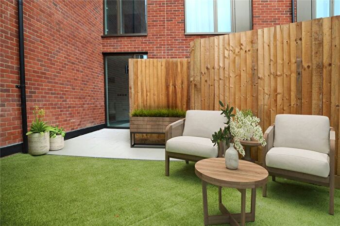 2 Bedroom Flat For Sale In Tweedy Road, Bromley, BR1