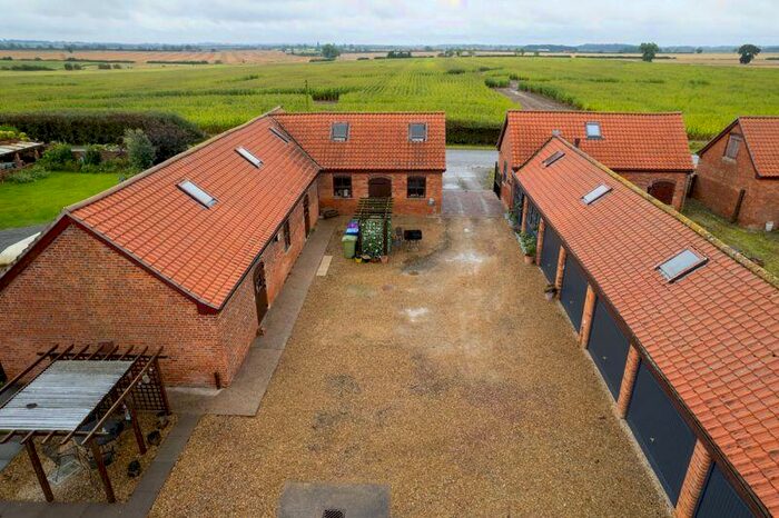 5 Bedroom Detached House For Sale In Kexby Road, Glentworth, DN21