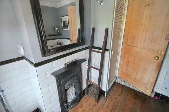 2 Bedroom End Of Terrace House To Rent In Parkstone Avenue, Thundersley, SS7