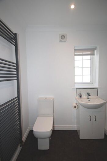 1 Bedroom Flat To Rent In Church Hill Garage, Orpington, BR6