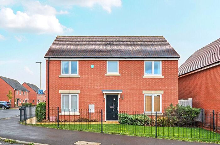 4 Bedroom Detached House For Sale In Chambray Road, Andover, SP11