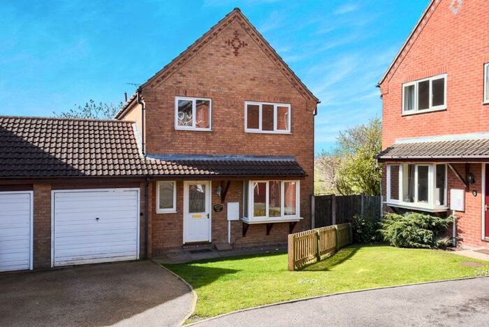 3 Bedroom Detached House To Rent In Helpston Close, Alfreton, DE55