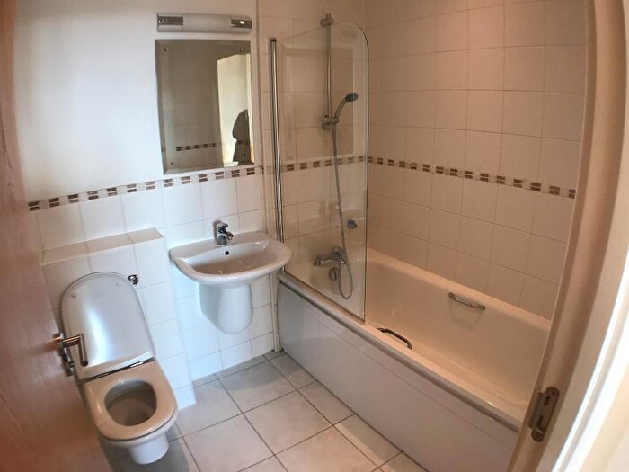 2 Bedroom Apartment To Rent In Rayleigh Road, Royal Docks, London, E16
