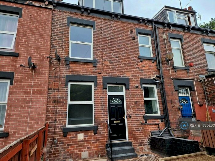 3 Bedroom Terraced House To Rent In Moor Road, Hunslet, Leeds, West Yorkshire, LS10
