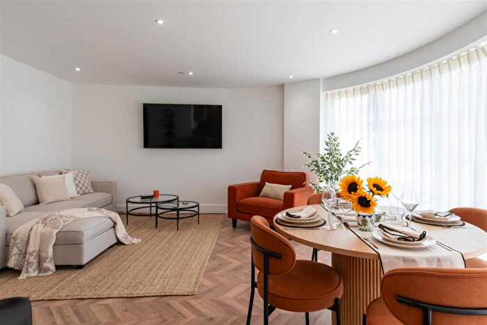 2 Bedroom Apartment For Sale In Studland Road, Alum Chine, BH4