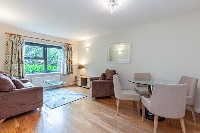 2 Bedroom Flat To Rent In Banbury Road, Oxford, OX2