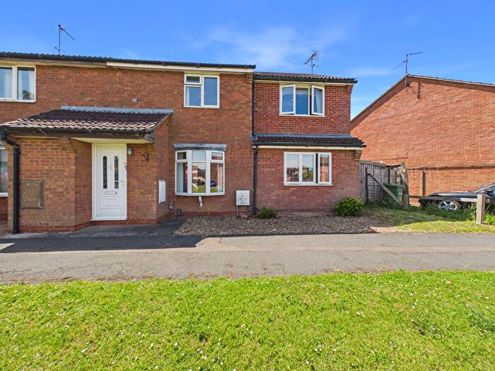 4 Bedroom Semi Detached House For Sale In Jasmine Way, Yaxley, PE7