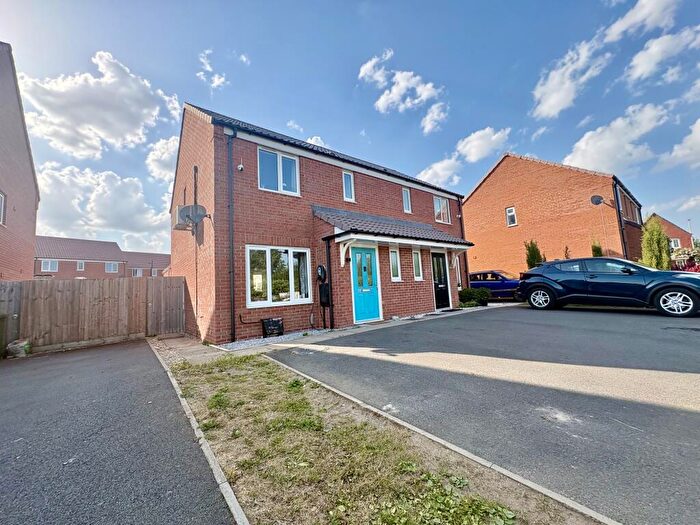 3 Bedroom Semi-Detached House For Sale In Brutus Close, Stanground South, Peterborough, PE2