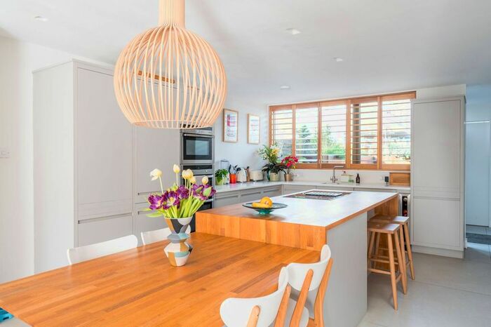 2 Bedroom Property To Rent In Ramilles Close, Brixton, London, SW2