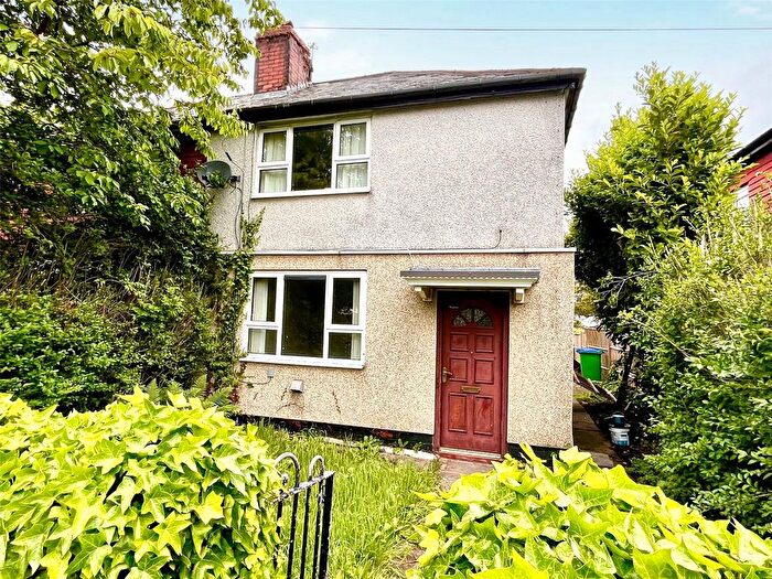 2 Bedroom Semi-detached House For Sale In Healey Avenue, Heywood, Greater Manchester, OL10