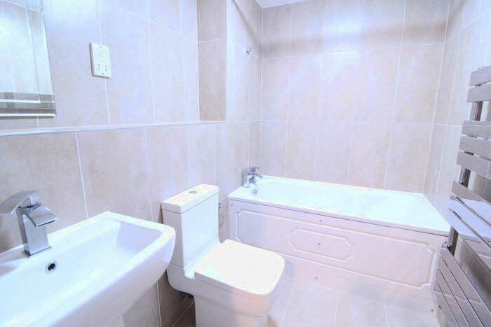1 Bedroom Flat To Rent In Charter House, High Road, IG1