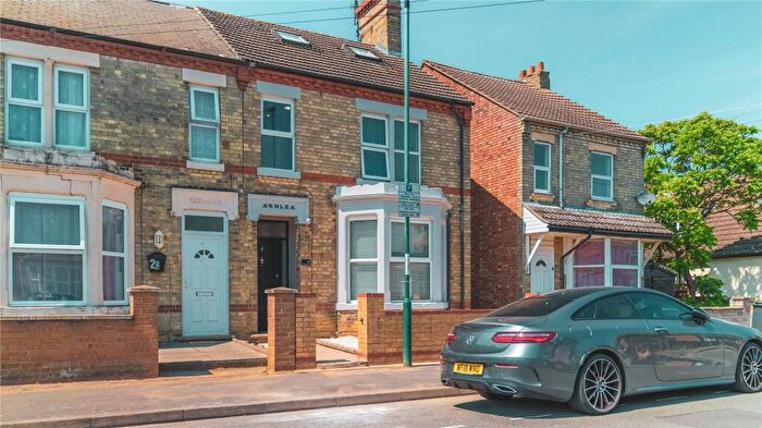 5 Bedroom Semi Detached House For Sale In Waterloo Road, Peterborough, Cambridgeshire, PE1