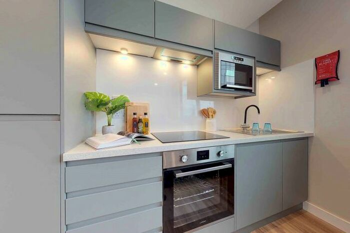 2 Bedroom Flat To Rent In Furnival Square, Sheffield, S1