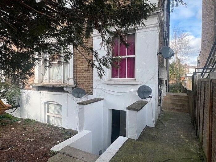 2 Bedroom Flat To Rent In St. James's Road, Croydon, CR0