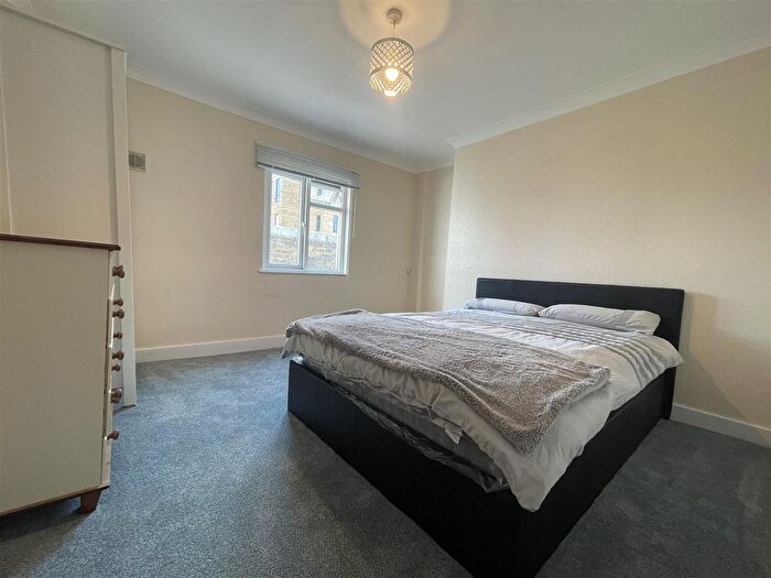 1 Bedroom Flat To Rent In St. Albans Road, Watford, WD17