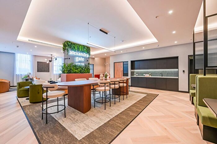 2 Bedroom Flat For Sale In Alexandra Gate, Harringay, N8