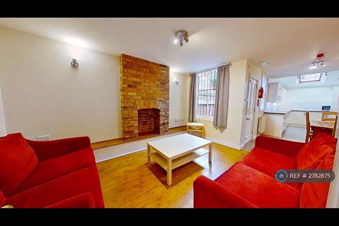 5 Bedroom Terraced House To Rent In Balfour Road, Nottingham, NG7