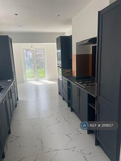 3 Bedroom Terraced House To Rent In Westcott Street, Hull, HU8