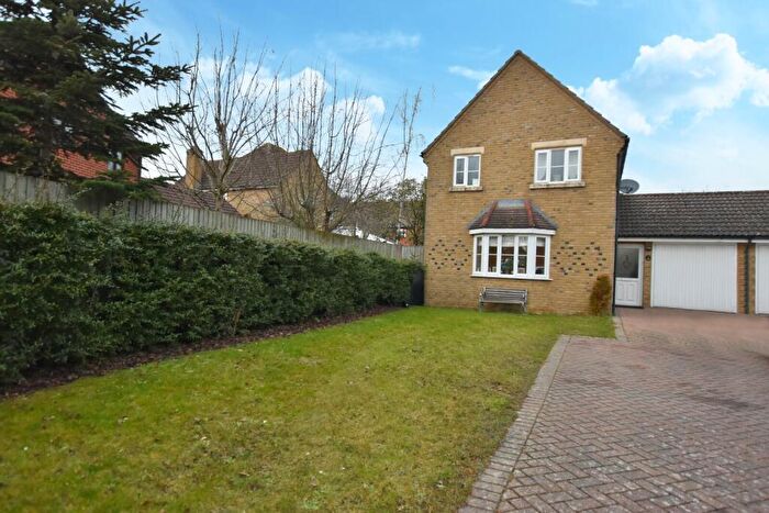 3 Bedroom Detached House To Rent In Spruce Avenue, Dunmow, Essex, CM6