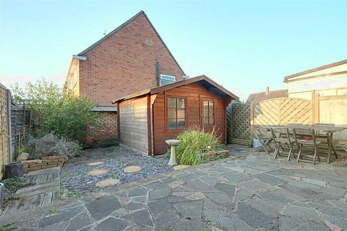 1 Bedroom Maisonette To Rent In Enfield Road, Enfield, EN2