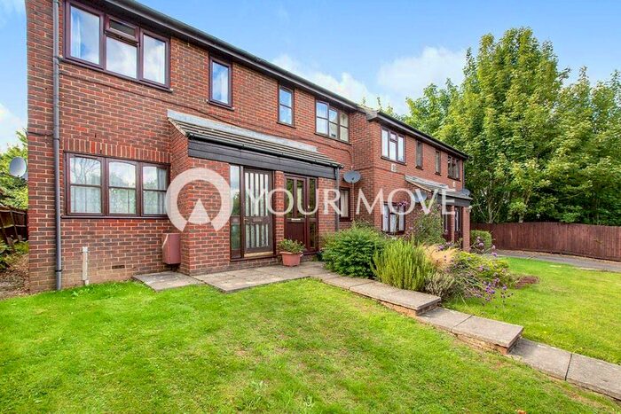 1 Bedroom Flat To Rent In Maidstone Road, Blue Bell Hill, Chatham, Kent, ME5