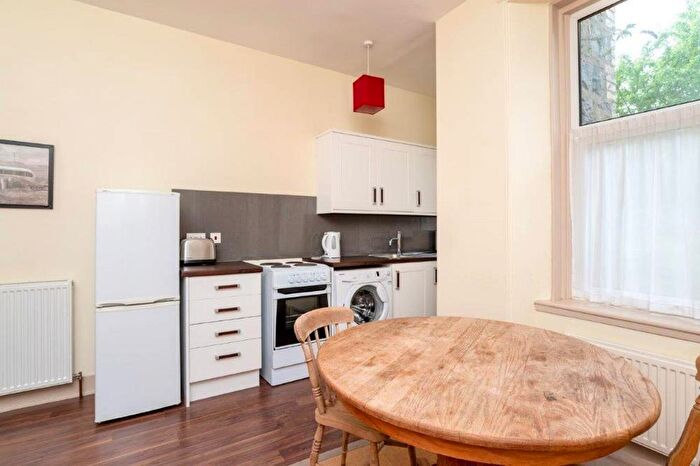 1 Bedroom Apartment To Rent In Sunnyside Road, Flat B, AB24