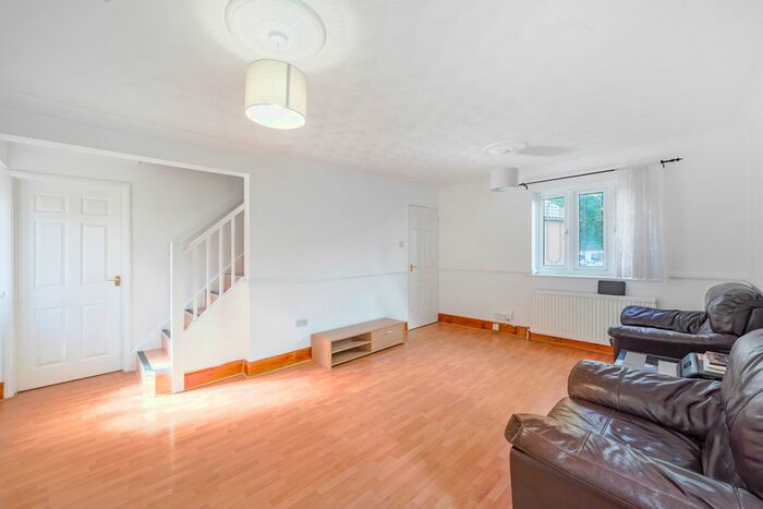 5 Bedroom Detached House To Rent In Broadgate Road, London, E16