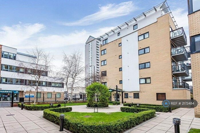 Studio To Rent In Ocean Wharf, London, E14