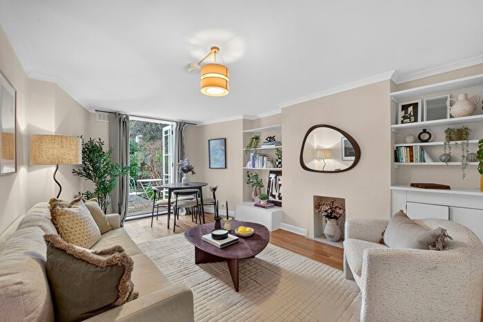 1 Bedroom Flat For Sale In Cantelowes Road, Camden, NW1